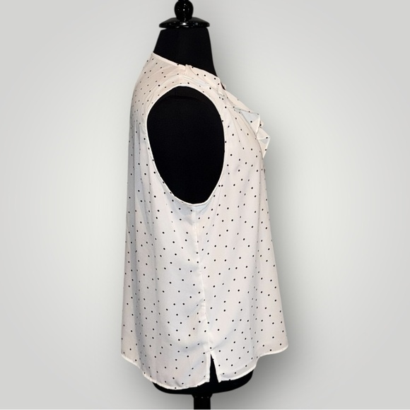 VINCE CAMUTO V-Neck Ruffled Collar Georgette Blouse - XXL White - Picture 3 of 14